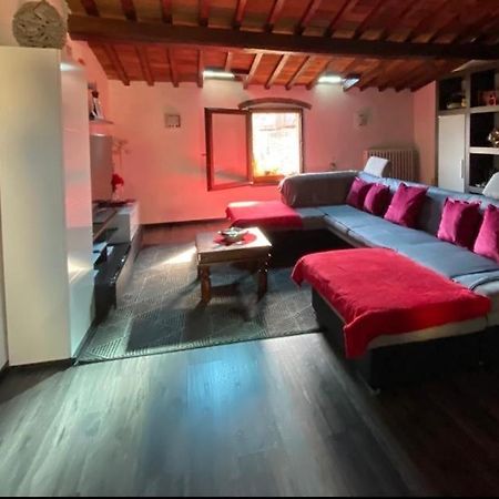 Karivi - Poma Hotell Florens Exteriör bild