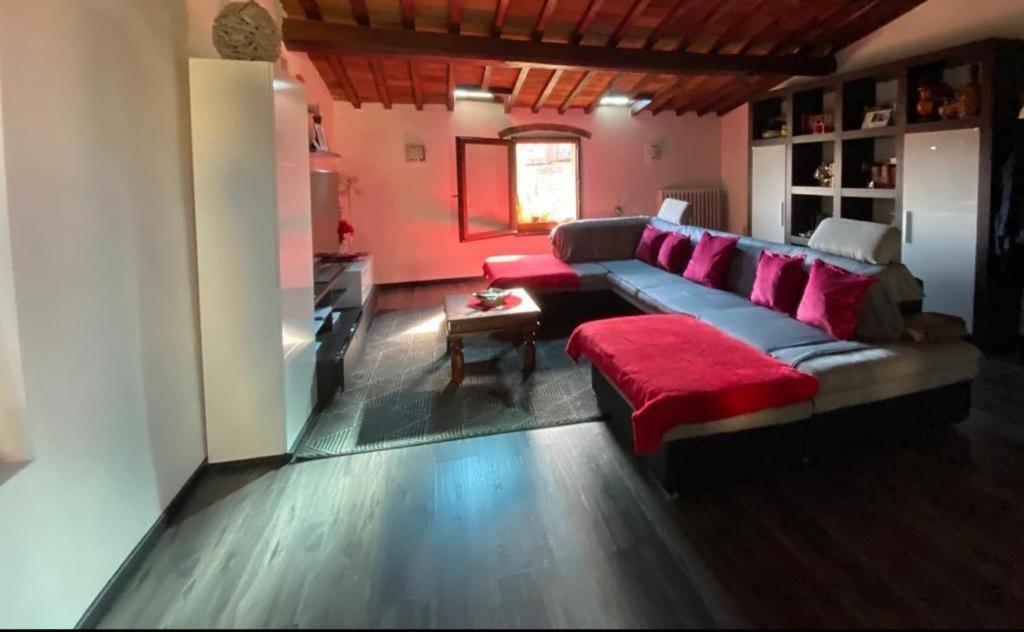 Karivi - Poma Hotell Florens Exteriör bild
